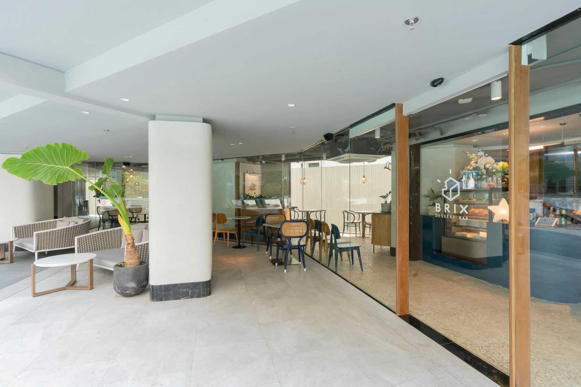 The Salil Hotel Riverside Bangkok Kültér fotó The lobby of the hotel