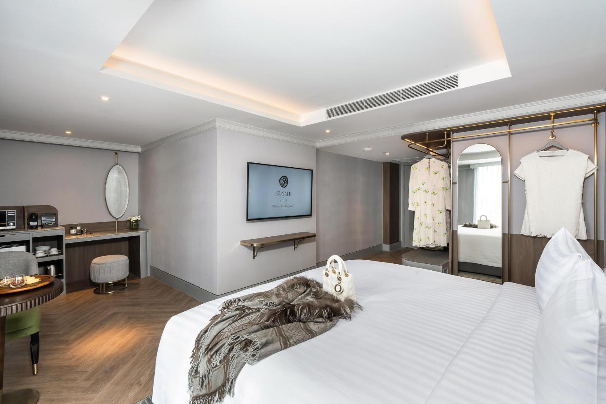 The Salil Hotel Riverside Bangkok Kültér fotó Deluxe Room